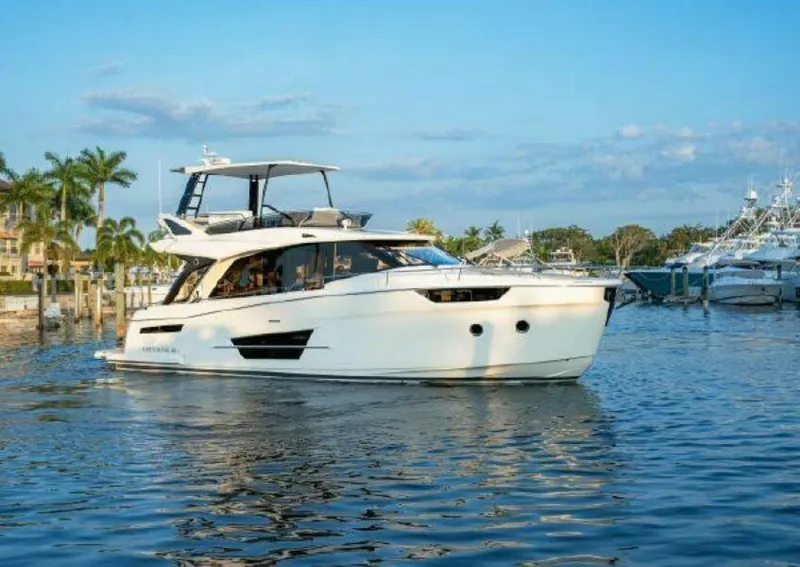 Slide: The Image of Greenline 45 Fly 2023 - 4687491