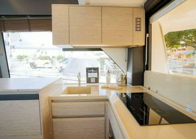 Slide: The Image of Greenline 45 Fly 2023 - 4687420