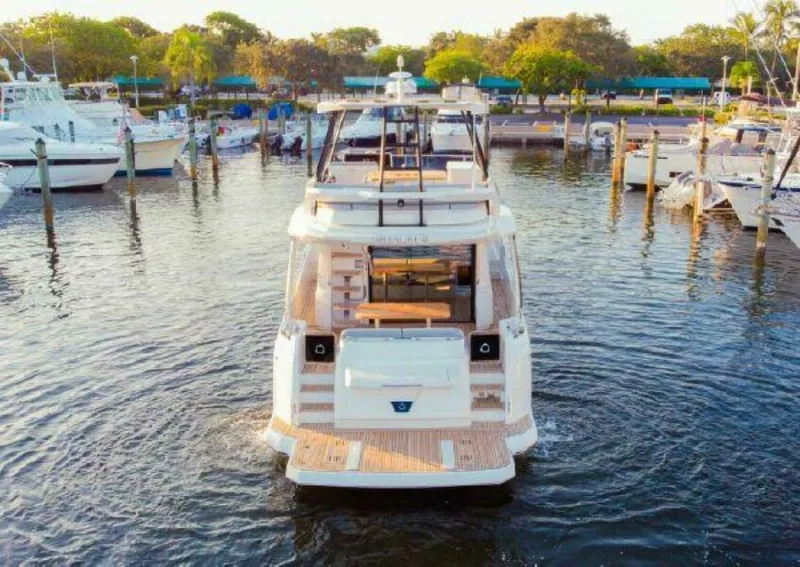 Slide: The Image of Greenline 45 Fly 2023 - 4687369