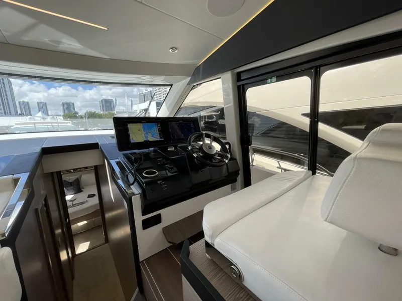 Slide: The Image of Greenline 45 Fly 2023 - 5402638