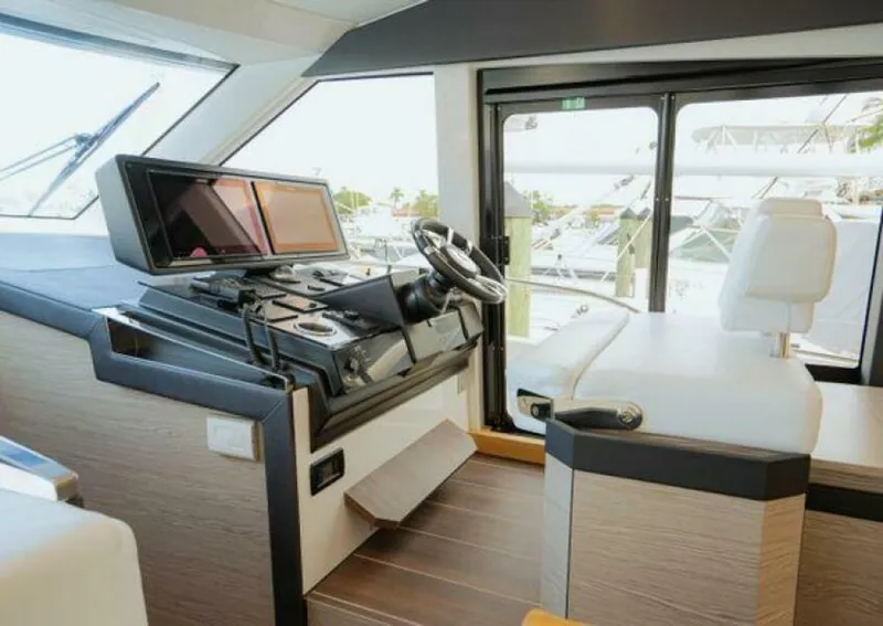 Slide: The Image of Greenline 45 Fly 2023 - 4687402