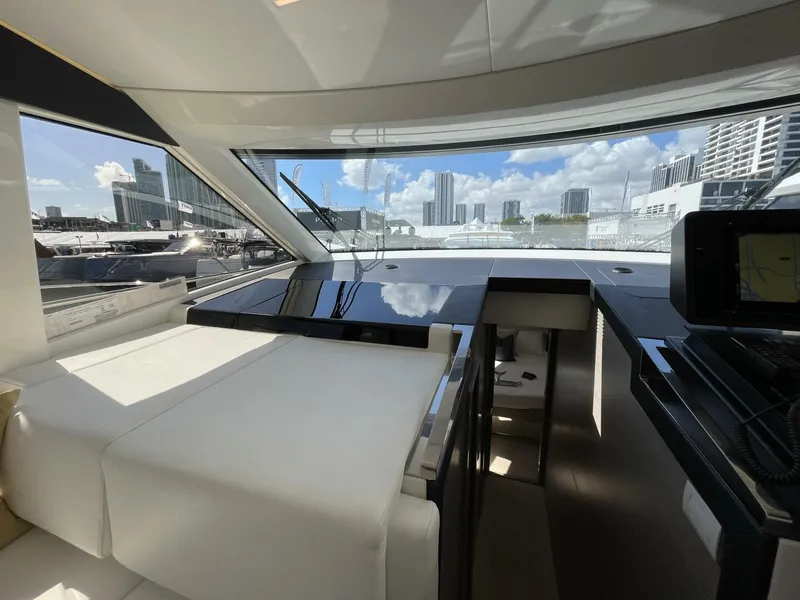 Slide: The Image of Greenline 45 Fly 2023 - 5402640