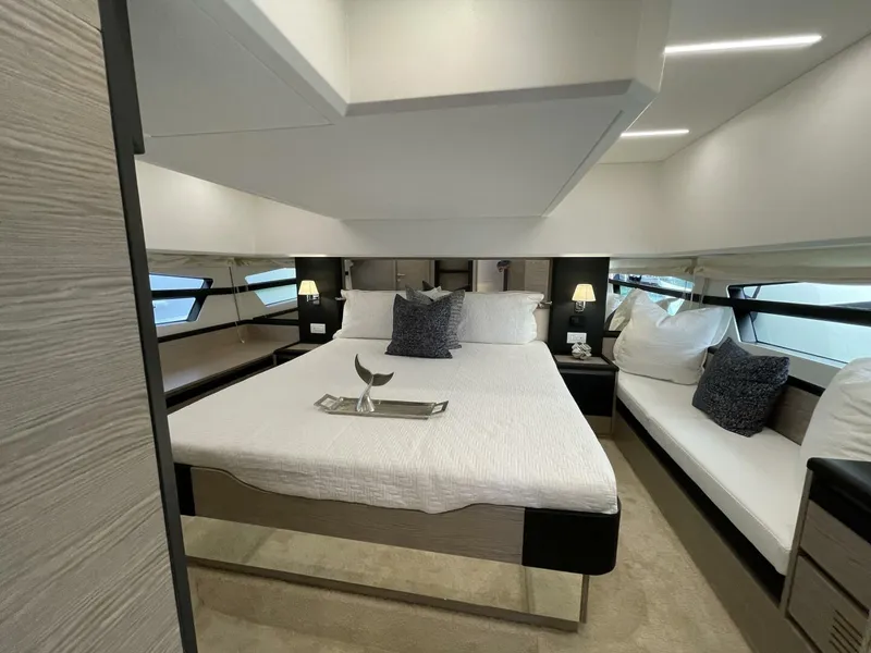 Slide: The Image of Greenline 45 Fly 2023 - 5402652