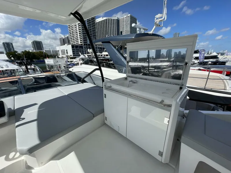 Slide: The Image of Greenline 45 Fly 2023 - 5402665