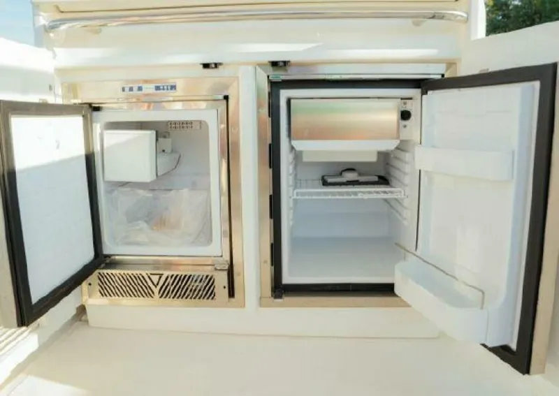 Slide: The Image of Greenline 45 Fly 2023 - 4687438