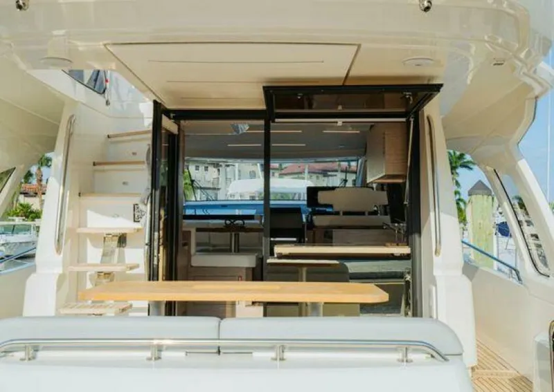 Slide: The Image of Greenline 45 Fly 2023 - 4687429