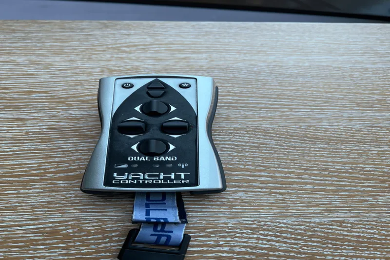 Slide: The Image of Azimut 58 FLY 2012 - 4963546