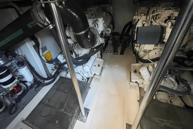 Slide: The Image of Azimut 58 FLY 2012 - 4963570