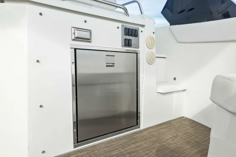 Slide: The Image of 2015 Cruisers 390 EC 'Blue Runner' - 4687950