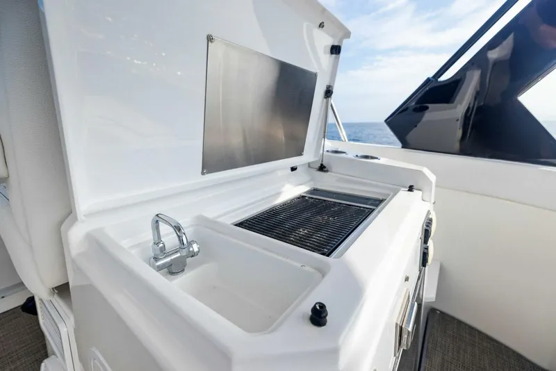 Slide: The Image of 2015 Cruisers 390 EC 'Blue Runner' - 4687955