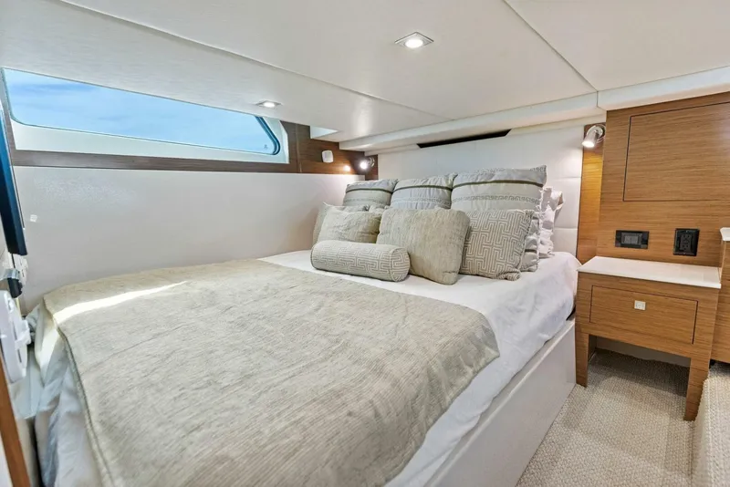 Slide: The Image of 2015 Cruisers 390 EC 'Blue Runner' Master Stateroom - 4687941
