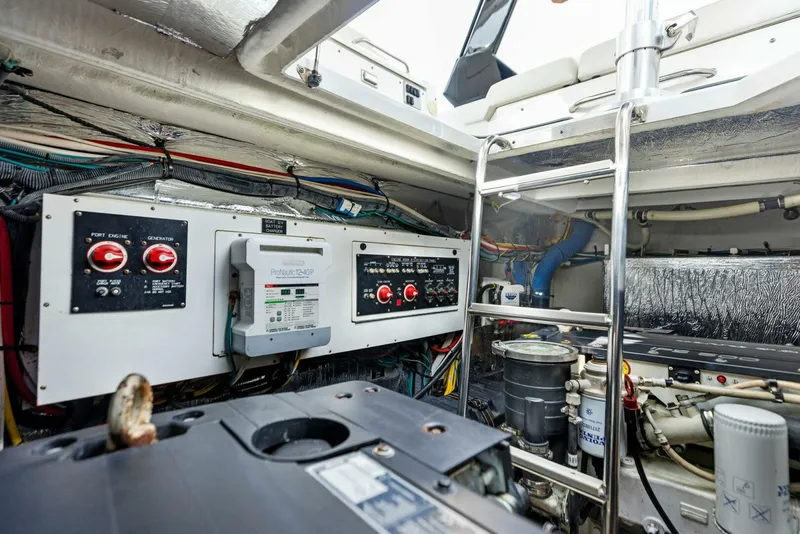 Slide: The Image of 2015 Cruisers 390 EC 'Blue Runner' - 4687983