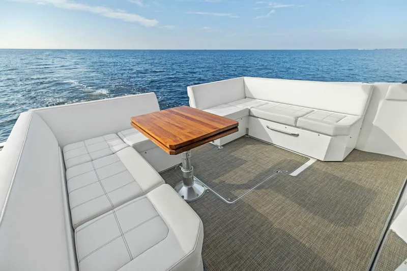 Slide: The Image of 2015 Cruisers 390 EC 'Blue Runner' Cockpit - 4687942