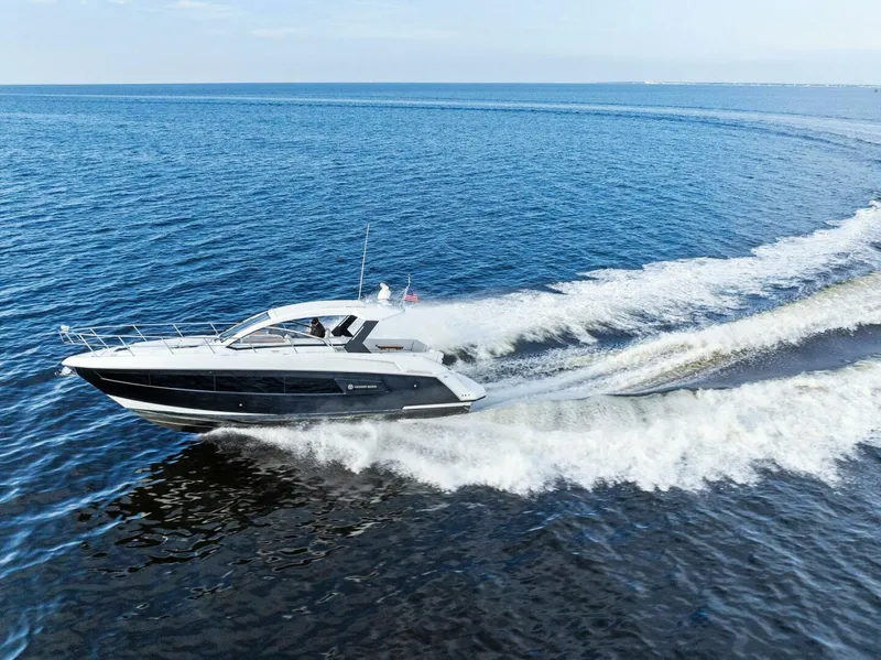 Slide: The Image of 2015 Cruisers 390 EC 'Blue Runner' - 4688000