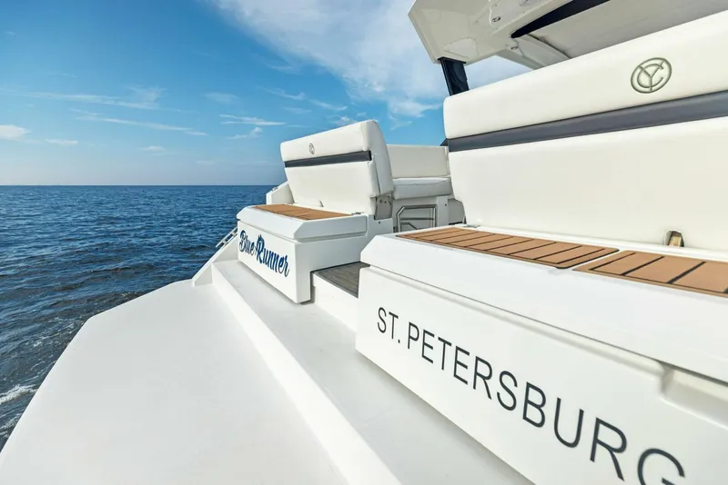 Slide: The Image of 2015 Cruisers 390 EC 'Blue Runner' - 4687948