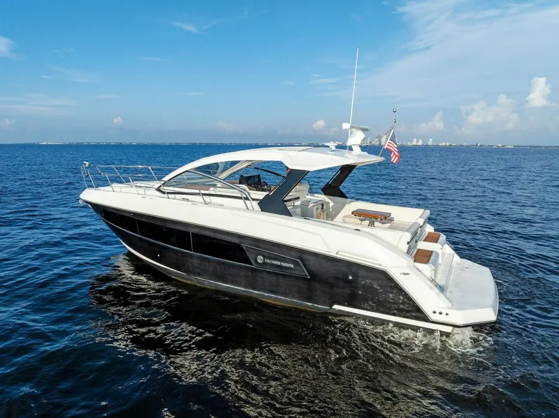 Slide: The Image of 2015 Cruisers 390 EC 'Blue Runner' - 4687987