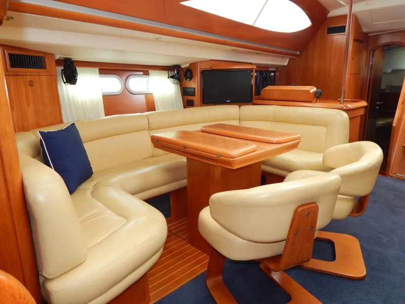 Slide: The Image of Dinette to starboard - 4701668