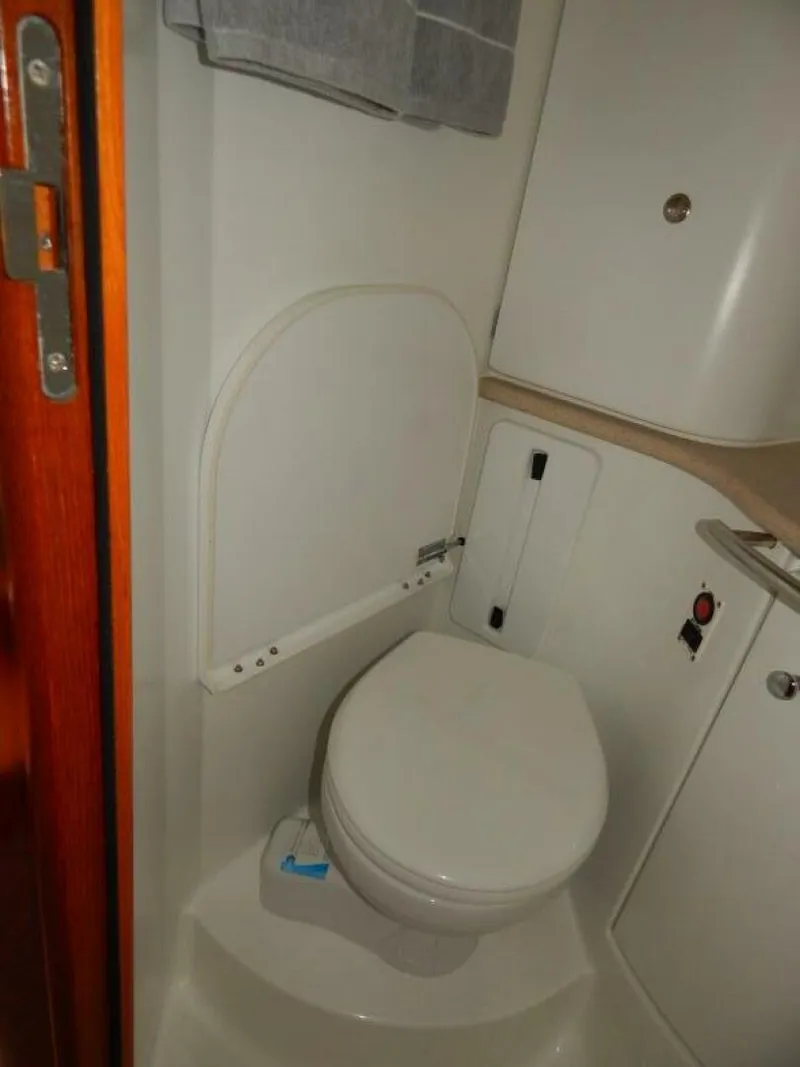 Slide: The Image of Day head port forward - 4700194