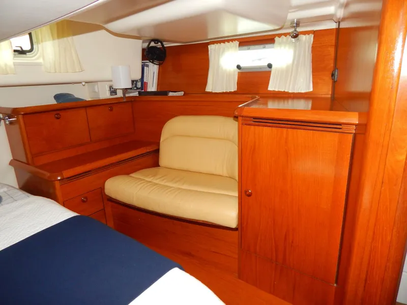 Slide: The Image of Master lounge seat port - 4700220