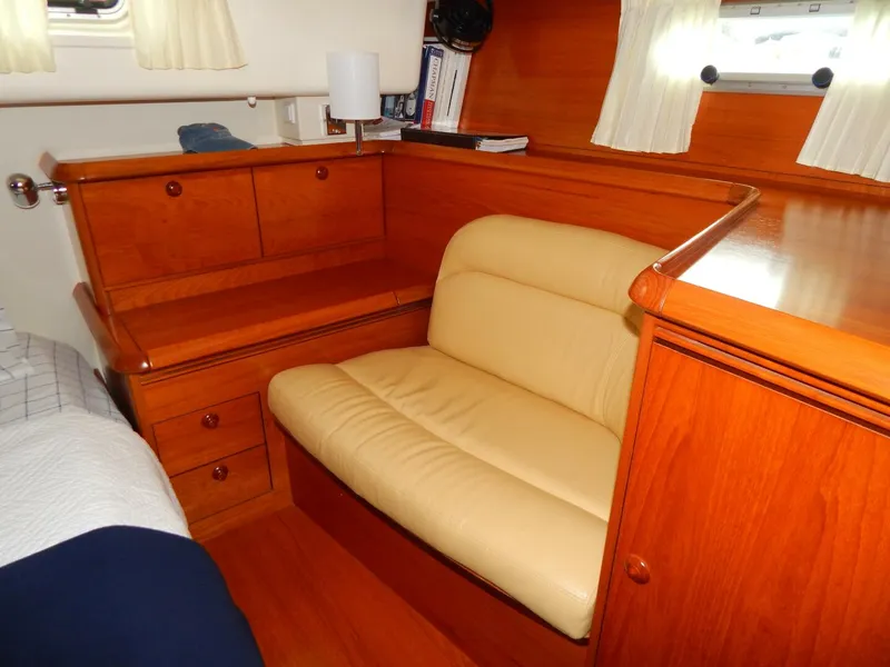 Slide: The Image of Master lounge seat port 2 - 4700218