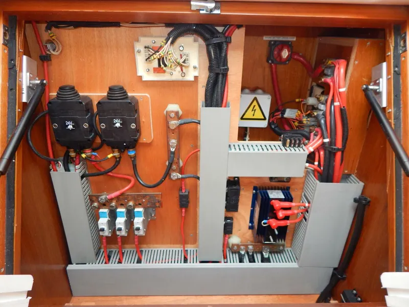 Slide: The Image of 24 vdc electrical - 4700185