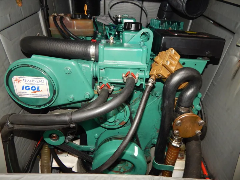 Slide: The Image of engine from forward - 4700186