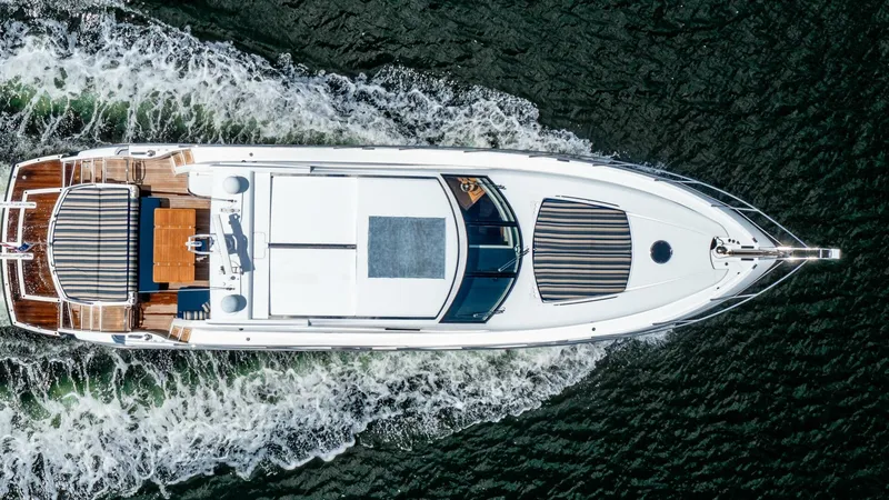Slide: The Image of Sunseeker Predator 2010 - 4692192