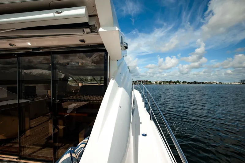Slide: The Image of Sunseeker Predator 2010 - 4692690