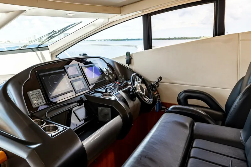 Slide: The Image of Sunseeker Predator 2010 - 4692697