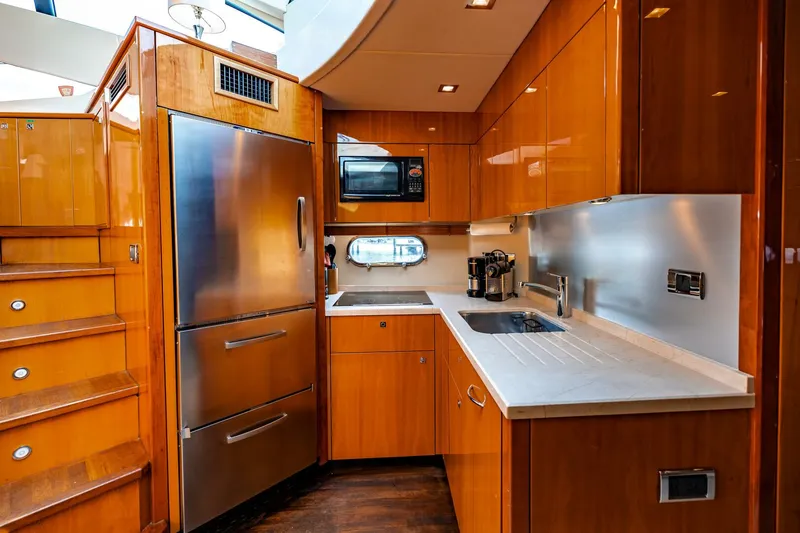 Slide: The Image of Sunseeker Predator 2010 - 4692667