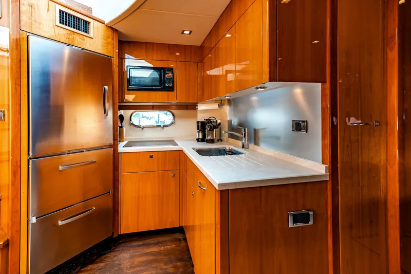Slide: The Image of Sunseeker Predator 2010 - 4692668