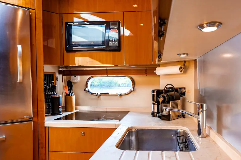 Slide: The Image of Sunseeker Predator 2010 - 4692666