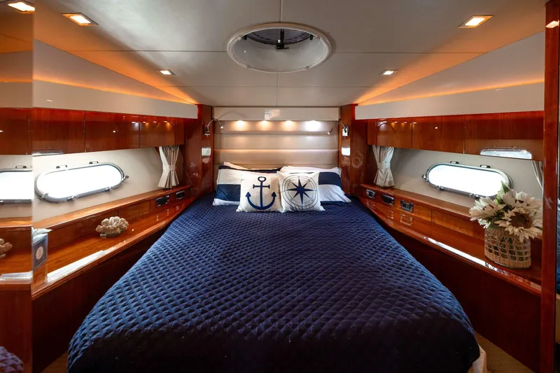 Slide: The Image of Sunseeker Predator 2010 - 4692348