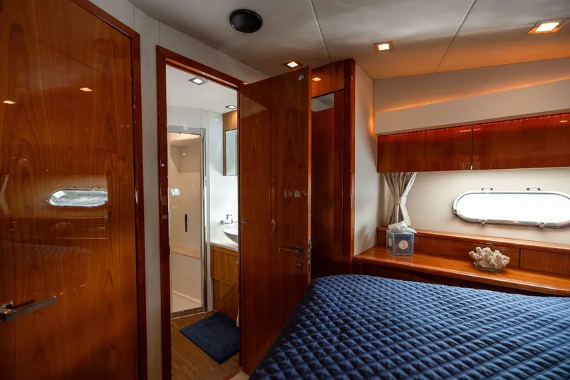 Slide: The Image of Sunseeker Predator 2010 - 4692352