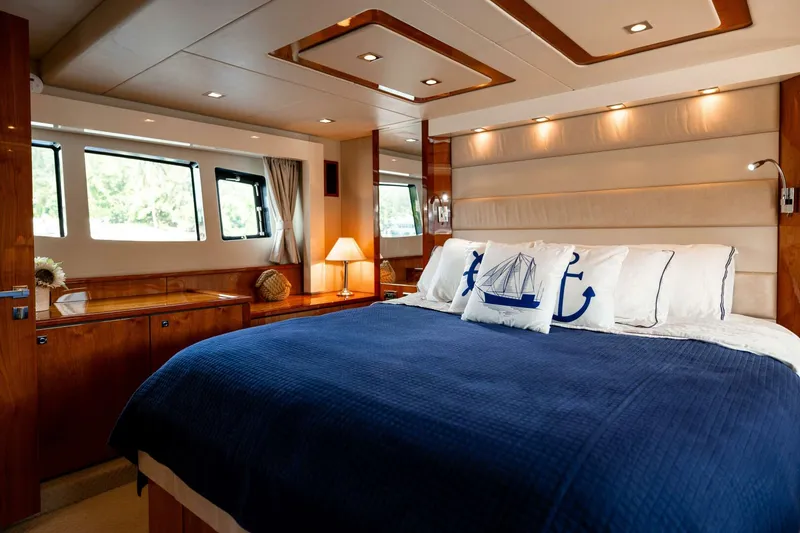 Slide: The Image of Sunseeker Predator 2010 - 4692373