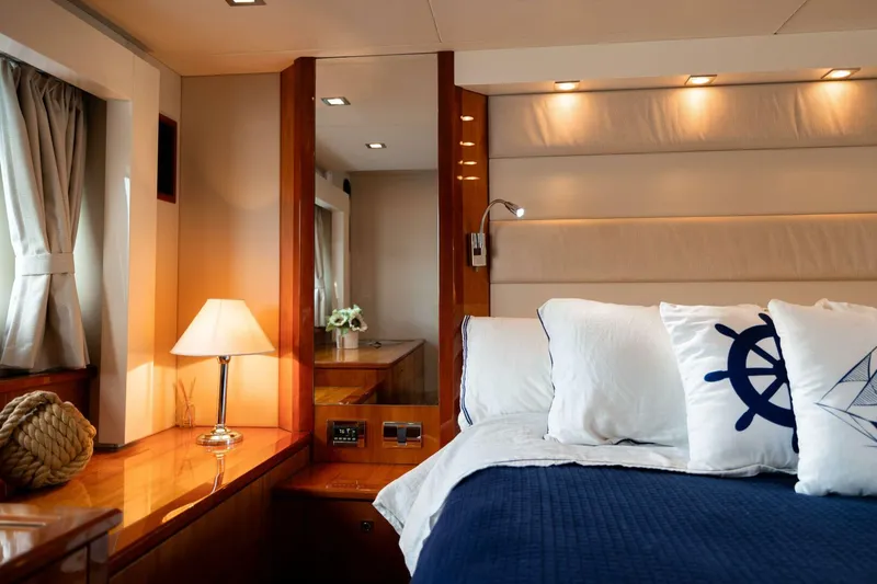 Slide: The Image of Sunseeker Predator 2010 - 4692375