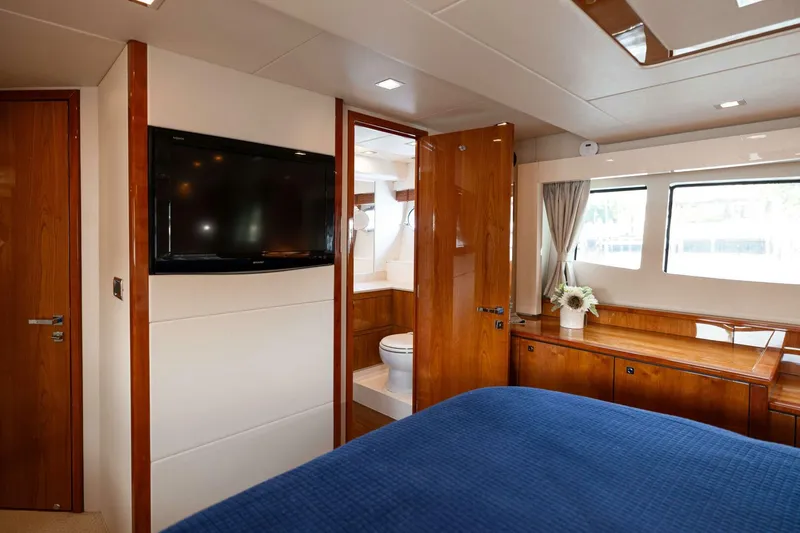 Slide: The Image of Sunseeker Predator 2010 - 4692371