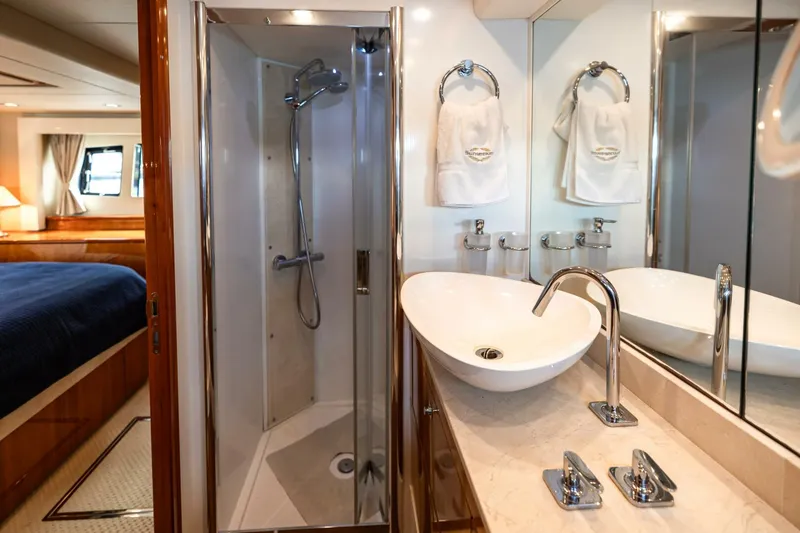 Slide: The Image of Sunseeker Predator 2010 - 4692694