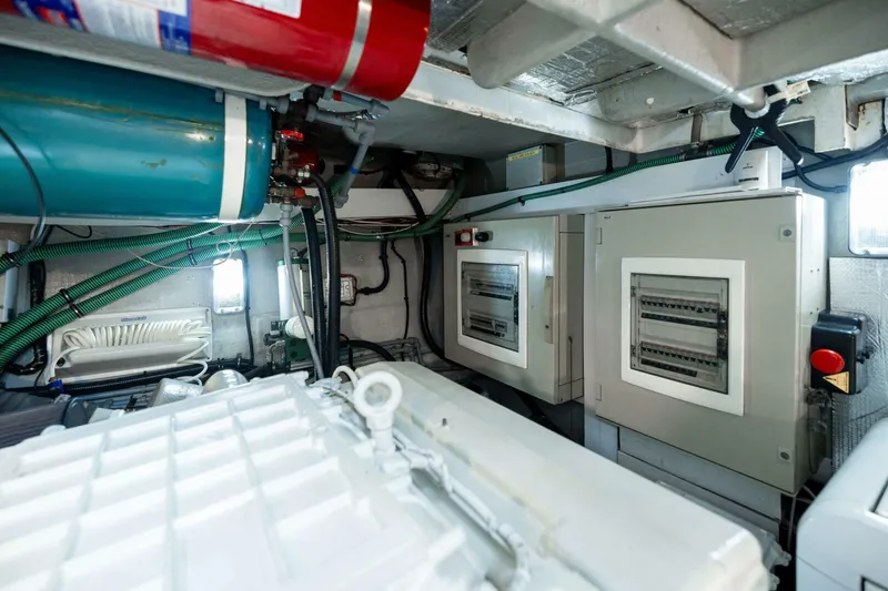 Slide: The Image of Sunseeker Predator 2010 - 4692425