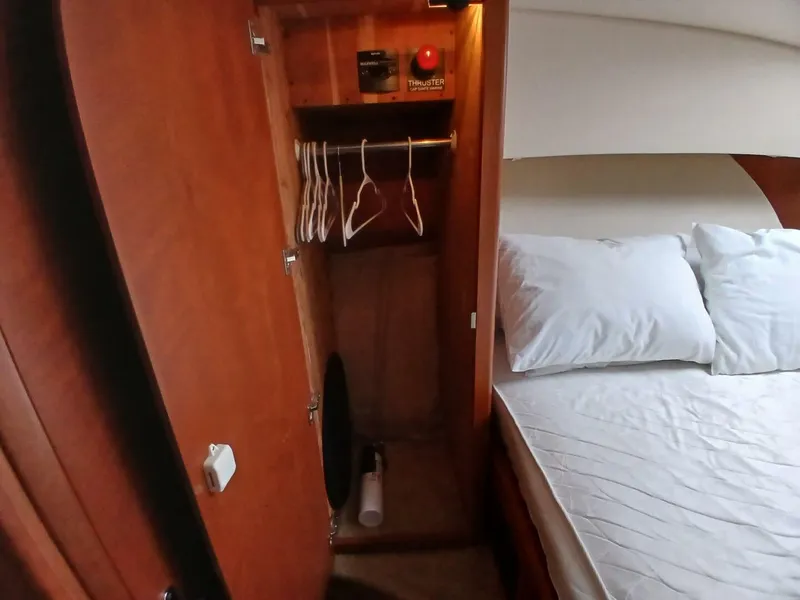 Slide: The Image of Silverton 35 Motor Yacht 2006 - 4725614