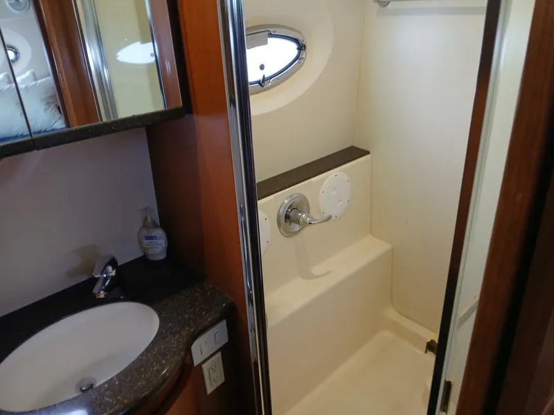 Slide: The Image of Silverton 35 Motor Yacht 2006 - 4725581