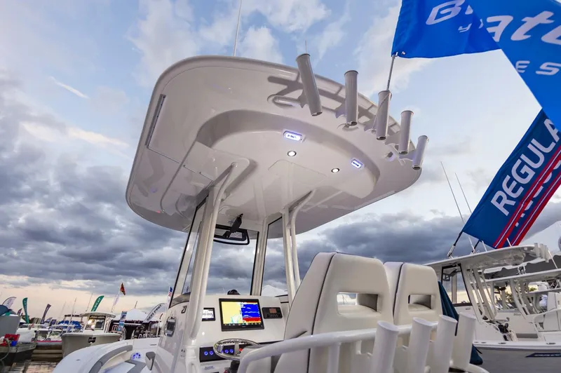 Slide: The Image of 23RegulatorHull375_006 - 5722020