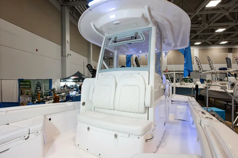 Slide: The Image of 2025 Regulator 26XO 14 - 5912245