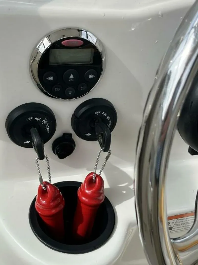 Slide: The Image of Boston Whaler 255 Conquest 2009 - 4693432