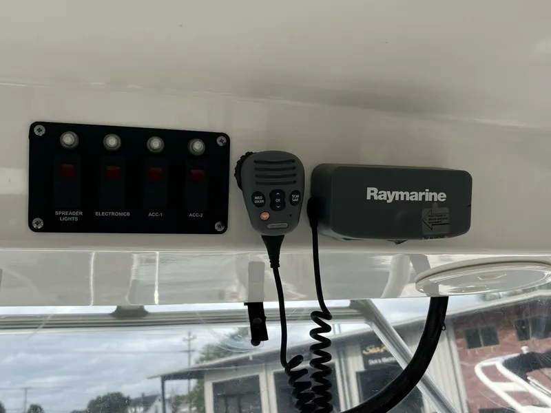 Slide: The Image of Boston Whaler 255 Conquest 2009 - 4693434