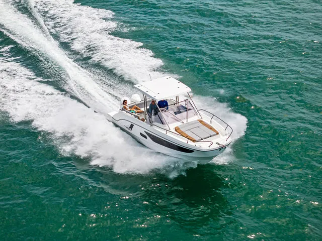 Slide: The Image of Beneteau Flyer 9 SunDeck 2025 - 11