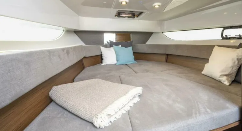 Slide: The Image of Beneteau Flyer 9 SunDeck 2025 - 4694231