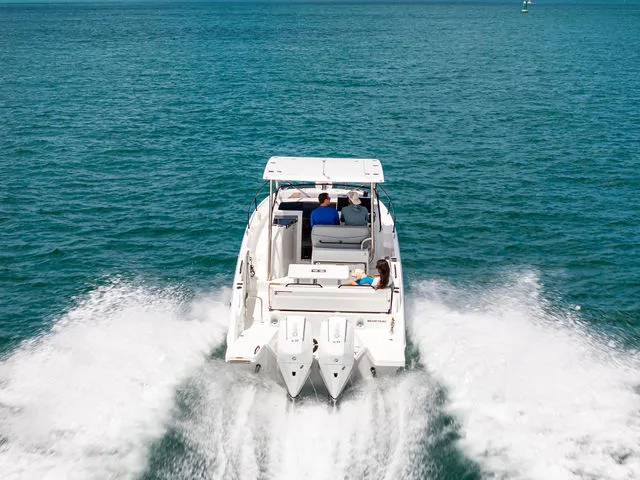 Slide: The Image of Beneteau Flyer 9 SunDeck 2025 - 23