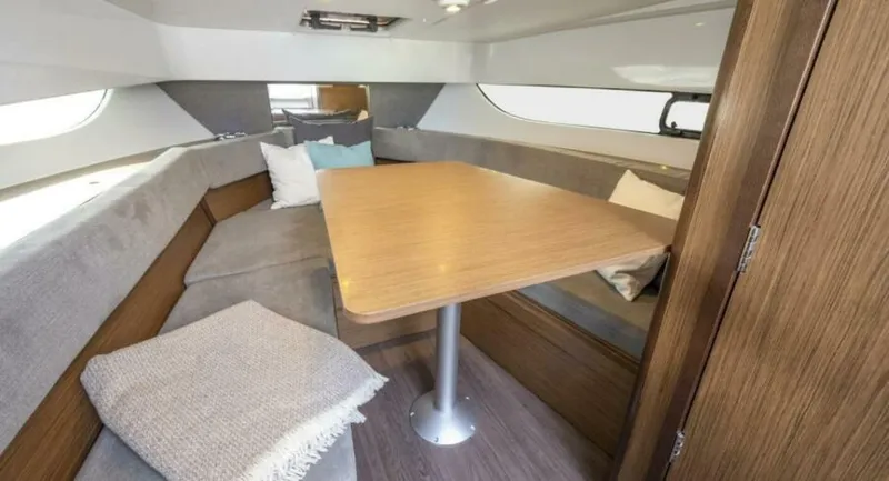 Slide: The Image of Beneteau Flyer 9 SunDeck 2025 - 4694238