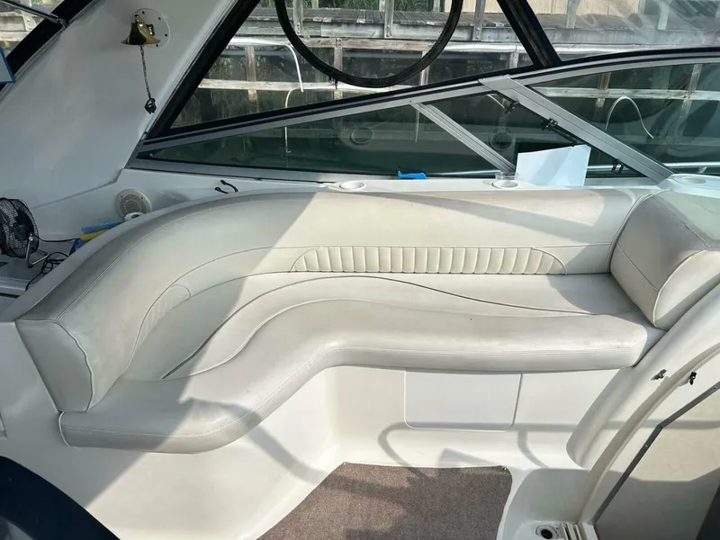 Slide: The Image of Cruisers Yachts 4270 Esprit 1997 - 4695364